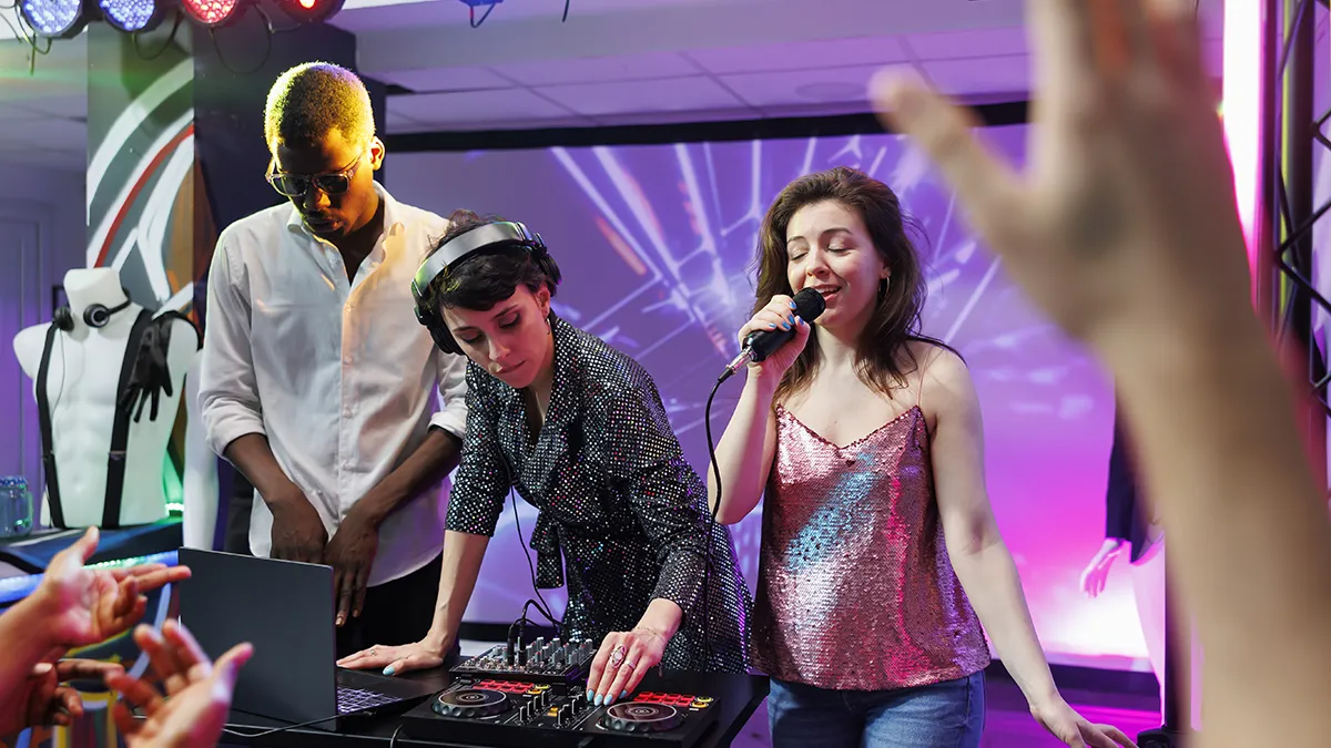 Música en vivo Actuación en directo en un local de ocio cerca del hotel Welikehotel Fenix