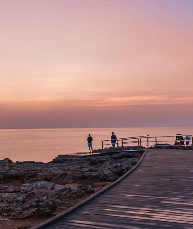 Paseo junto a la playa de Sa Coma Welikehotel