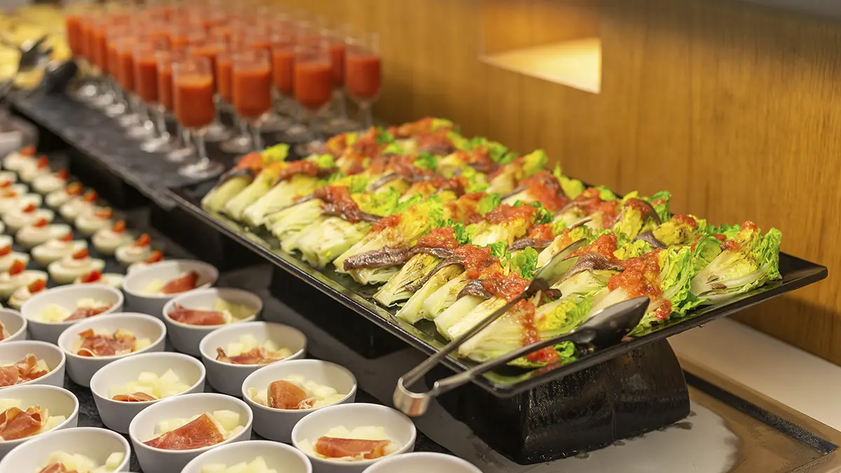 Buffet variado Welikehotel Marfil Playa