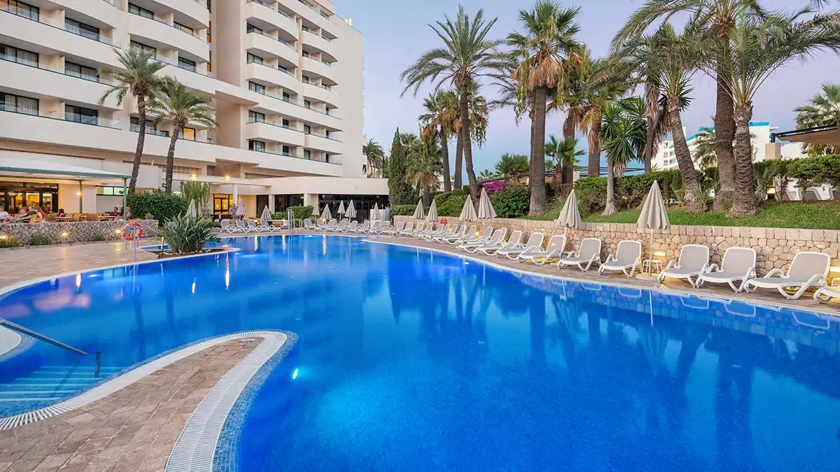 Piscina del hotel Welikehotel Marfil Playa