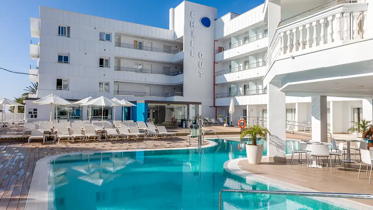 Piscina del hotel Welikehotel Tritón