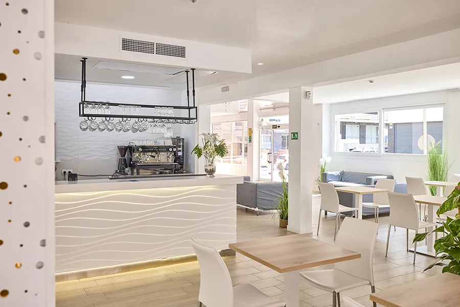 Vista parcial de la cafetería Welikehotel Fenix