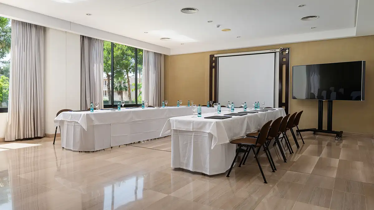 Mesa para conferencias Mesa para conferencias en forma de U Welikehotel Marfil Playa