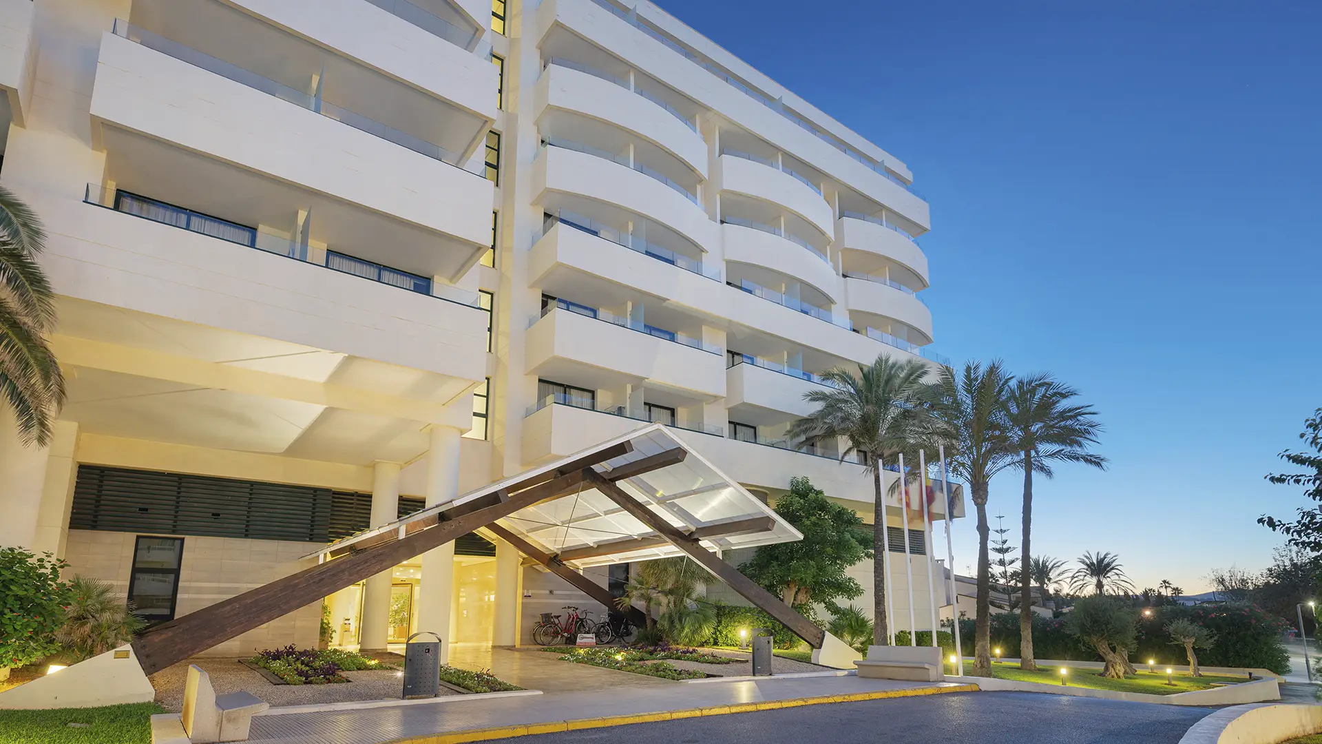 Entrada principal del hotel Welikehotel Marfil Playa