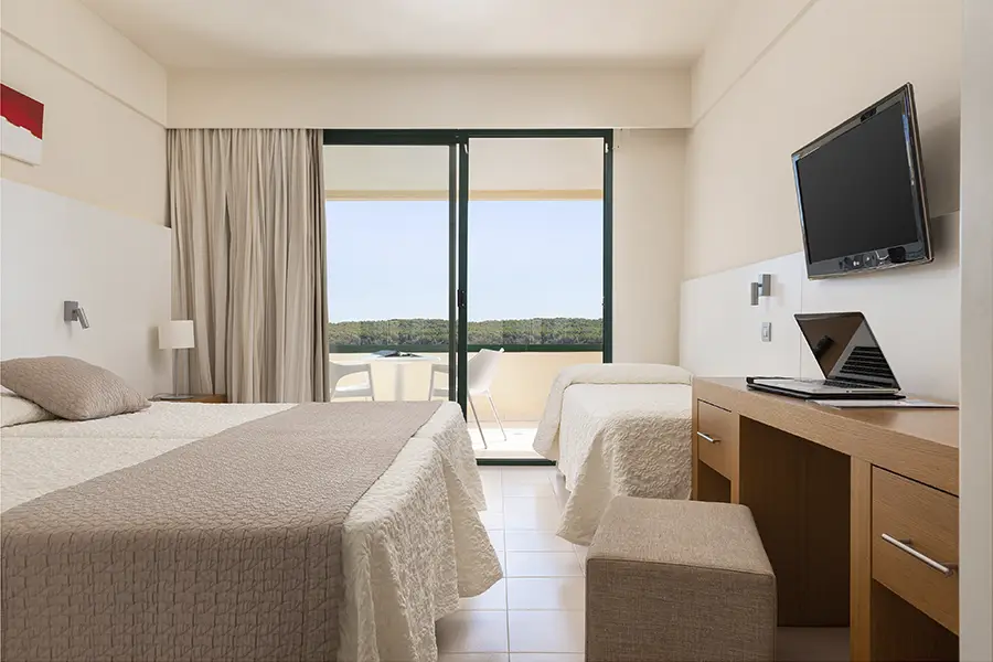 Camas Twin Camas twin y balcón Welike Hotel Marfil Playa