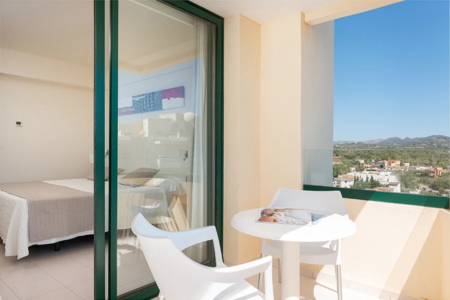 Balcón equipado Balcón equipado en la habitación Welike Hotel Marfil Playa