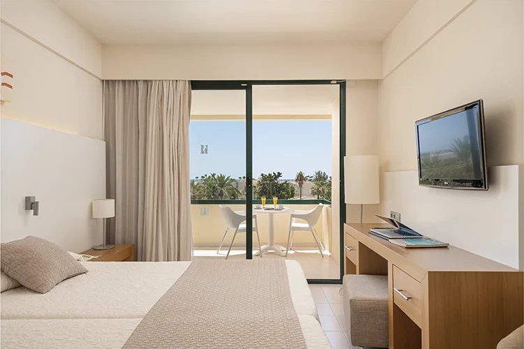 Habitación Doble vista piscina con balcón Welike Hotel Marfil Playa 